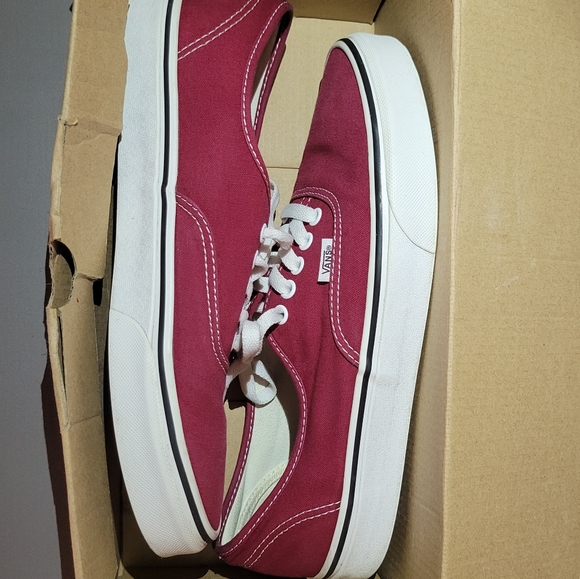 Vans - Picture 2 of 5